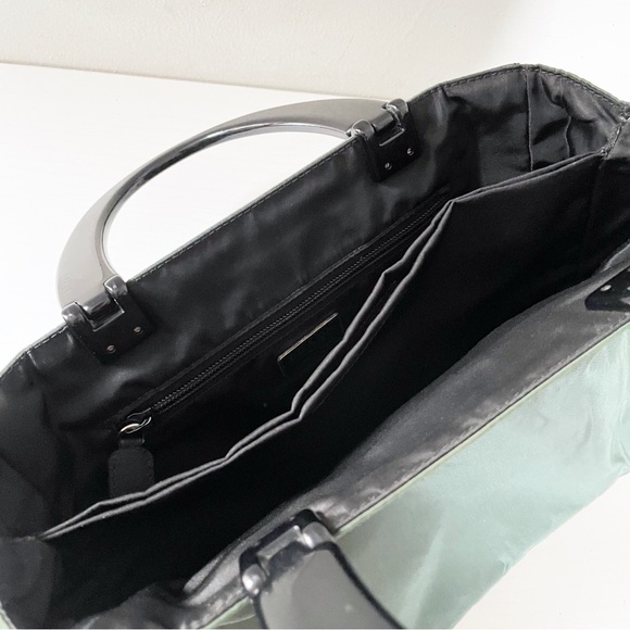 Prada green nylon black plexi handle vintage 90s tote bag - Picture 7 of 11